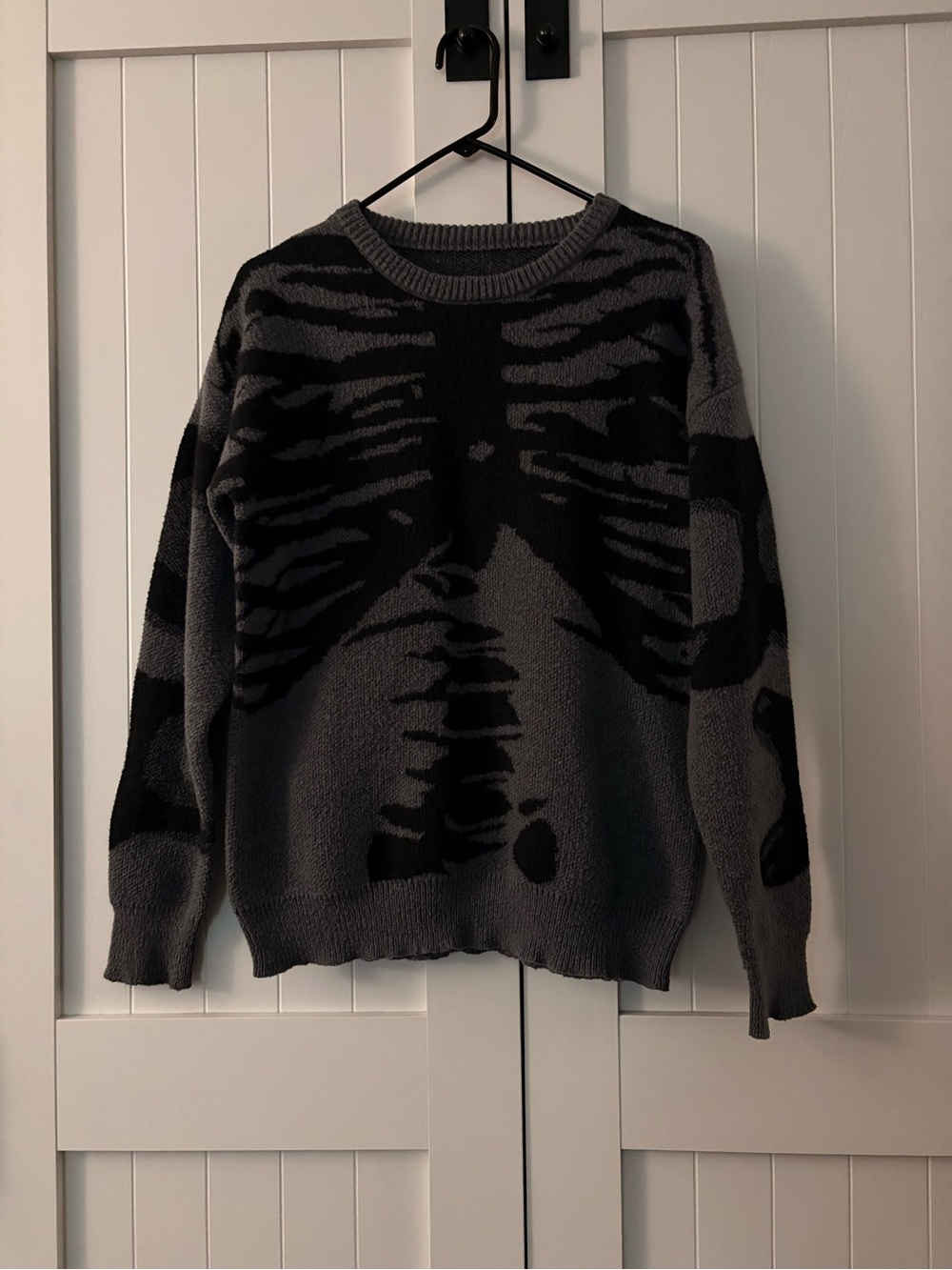 Men's Gray & Black Patterned Crewneck Sweater